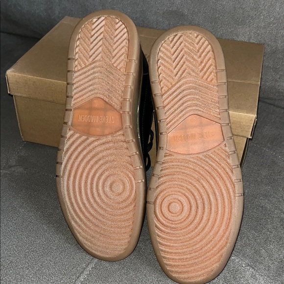 Steve Madden Black and Brown Sneakers with Sleek Design - Picture 10 of 12